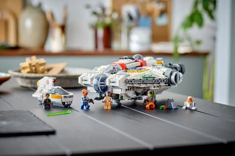Star Wars: Ahsoka történetek LEGO® kockákból: LEGO® Star Wars™ Ghost és Phantom II 