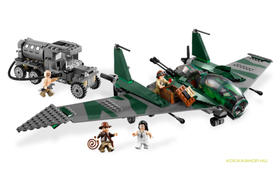 LEGO® Indiana Jones 7683 - Repülés a Flying Wing-en