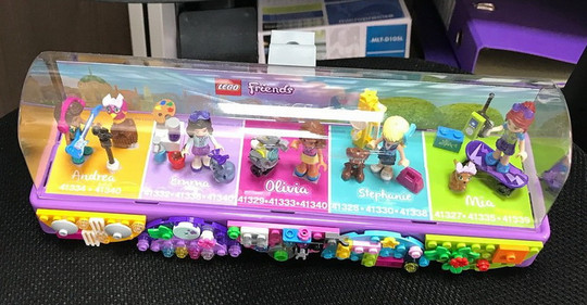 LEGO® Seasonal FriendsBox13 - Friends Display Box 13