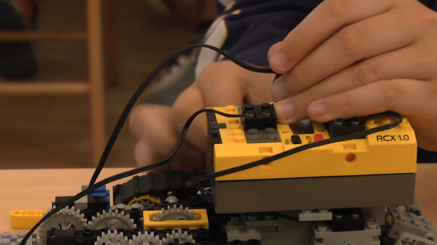 Lego robotokat építettünk