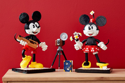 Disney rajongók figyelem: Megépíthető Mickey és Minnie egér!