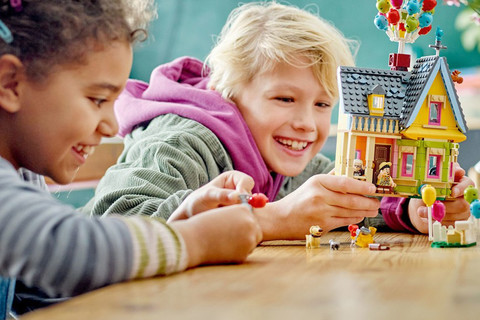 Megérkezett a LEGO® Disney™ 43217 - „Fel!” ház​ készlet!