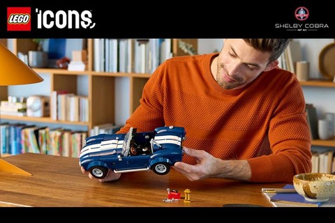 Építsd meg az autólegendát LEGO® kockákból – Shelby Cobra 427 S/C 