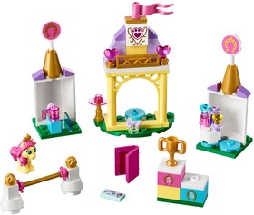 LEGO® Disney™ 41144 - Petite királyi lovardája