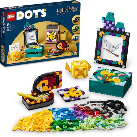 LEGO® DOTS 41811 - Roxfort™ asztali szett