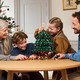 LEGO® Seasonal 41843 - Családi karácsonyfa, dekoráció