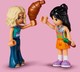 LEGO® Friends 42697 - Kreatív, bőröndalakú babaház