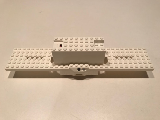 LEGO® Alkatrészek (Pick a Brick) 4427073 - Fehér Elektromos sín 9V RC 6x30