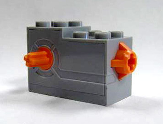 LEGO® Alkatrészek (Pick a Brick) 4521531 - Világos Kékesszürke 2x4x2 1/3 Felhúzós Motor Narancssárga Kioldó Gombbal