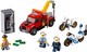 LEGO® City 60137 - Bajba került vontató