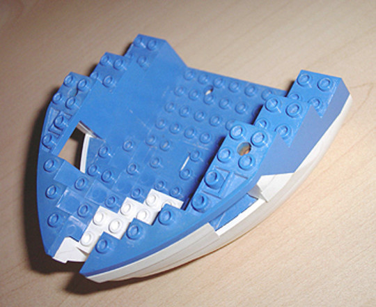 LEGO® Alkatrészek (Pick a Brick) 6051c02 - Fehér Hajóorr Sötétkék felsőrésszel (Használt)