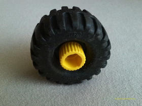 Fekete DUPLO kerék sárga csatlakozóval (használt)