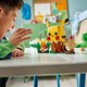 LEGO® Pokémon 72164 - SMART Play™: Tréning Pikachu lombházánál