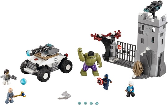 LEGO® Super Heroes 76041 - Superheroes The Hydra Fortress smash