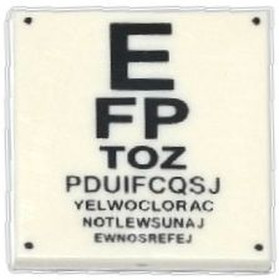 Fehér 2x2 csempe, betű mintával