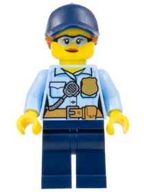 Police - City Officer, rendőrnő kék baseball sapkával, szemüveges arccal