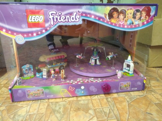 LEGO® Seasonal FriendsBox03 - Friends Display Box 03