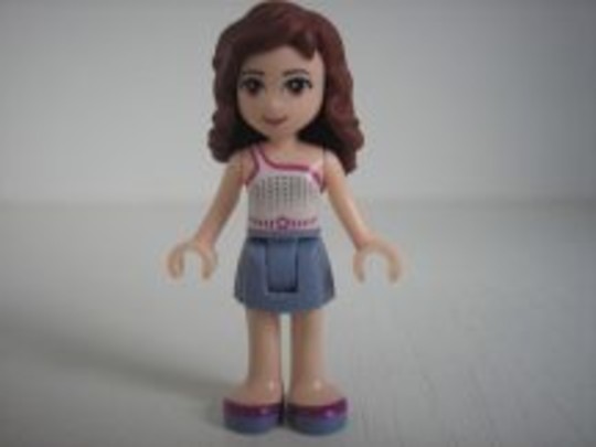 LEGO® Minifigurák frnd109 - Olivia fehér topban, kék szoknyában