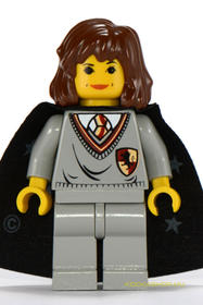Hermione minfifigura Gryffindor egyenruhában