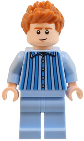 Percy Weasley - világoskék csíkos pizsamában