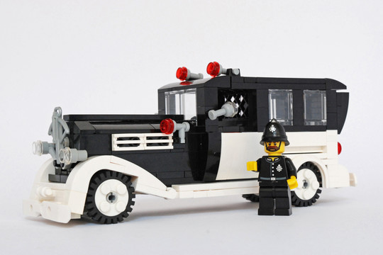 Jótékonysági árverés - 1920 évekbeli rendőrautó