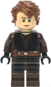 Anakin Skywalker - sötétbarna és fekete ruhában