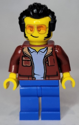 LEGO® Minifigurák twn439 - Man, Dark Red Jacket with Bright Light Blue Shirt, Blue Legs, Black Widow's Peak Hair