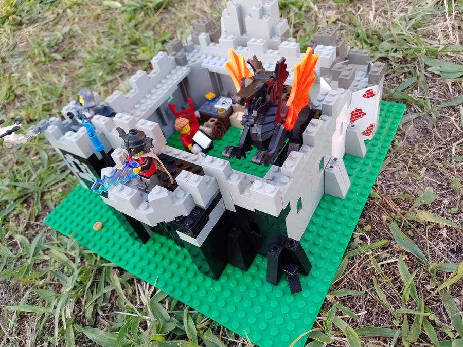 Filmforgatás a várnál
