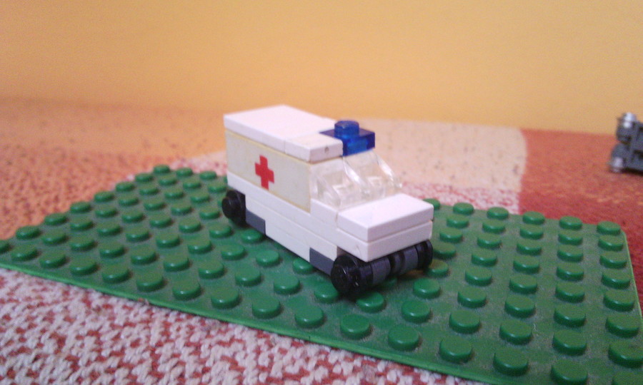 Mini LEGO rendőr, mentő, tűzoltó autó