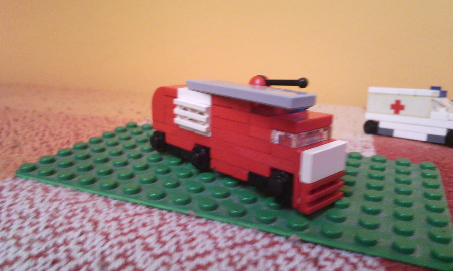 Mini LEGO rendőr, mentő, tűzoltó autó