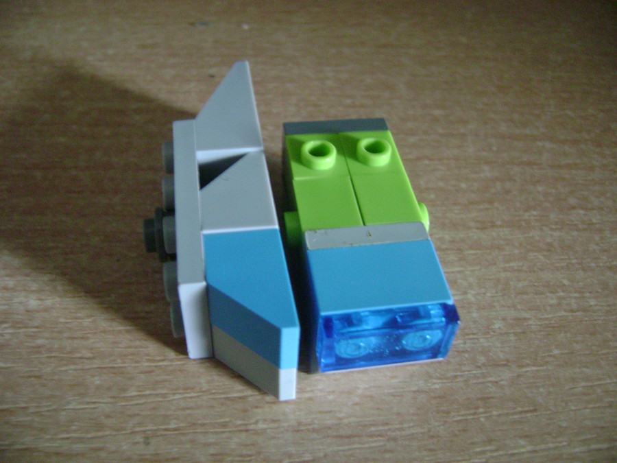 Mini LEGO Millenium Falcon