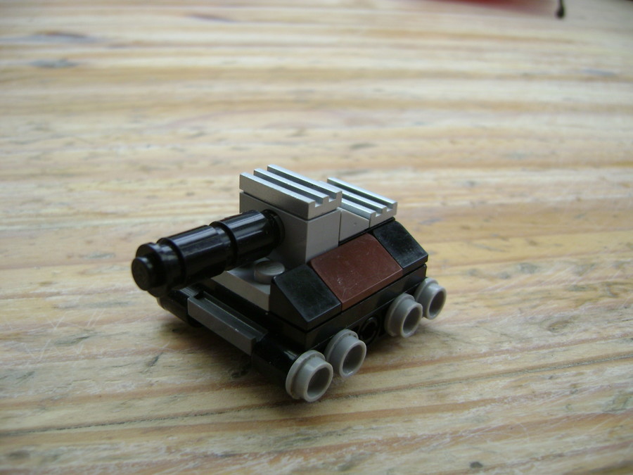 Mini LEGO tank