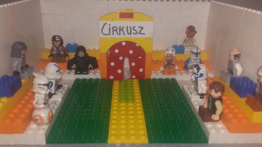 Cirkusz Darth Vaderrel