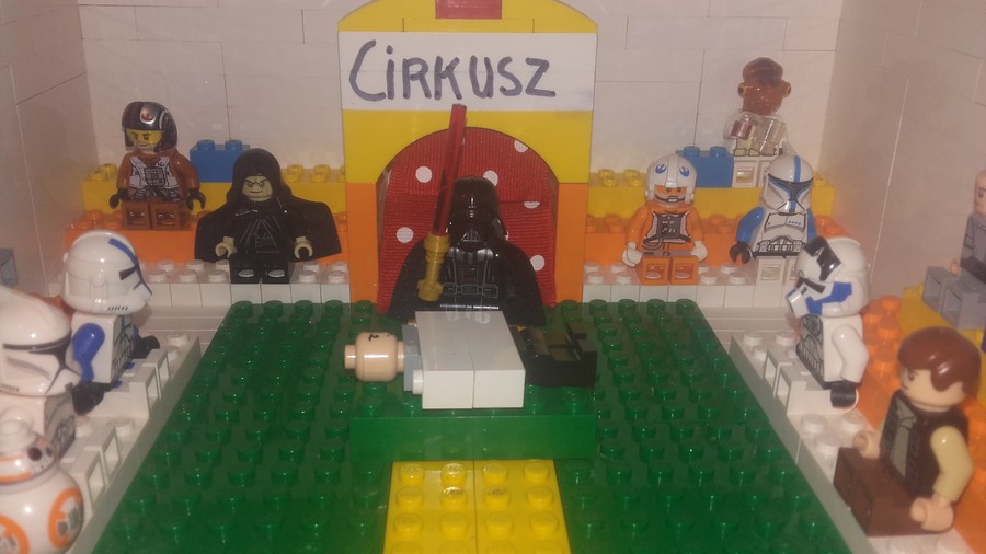 Cirkusz Darth Vaderrel