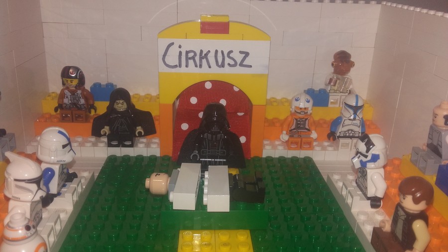 Cirkusz Darth Vaderrel