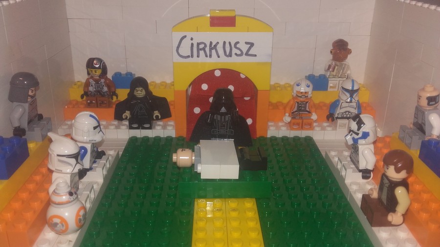 Cirkusz Darth Vaderrel