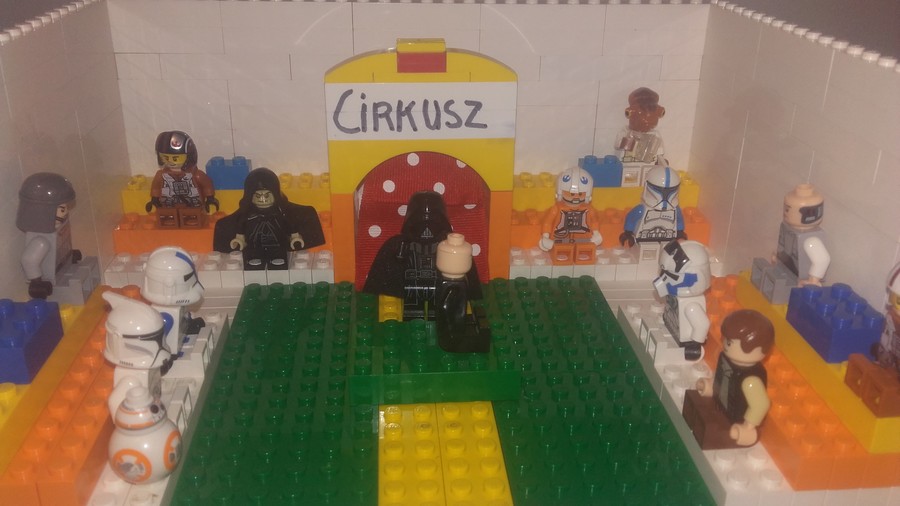 Cirkusz Darth Vaderrel