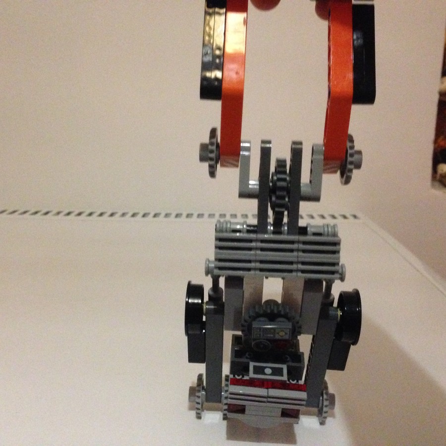 Az első sajàt èpítèsű Lego technikem.