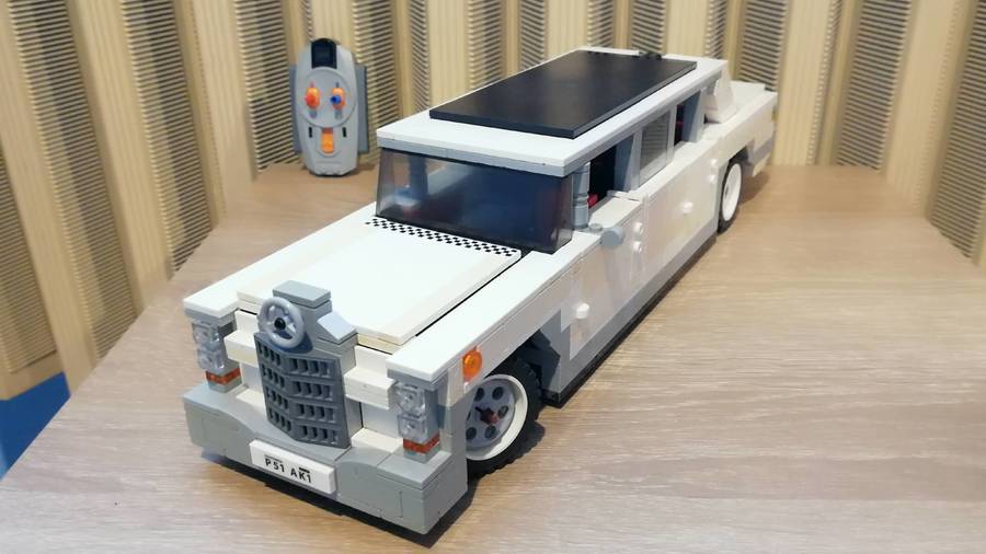 Mercedes-Benz-600-Pullman