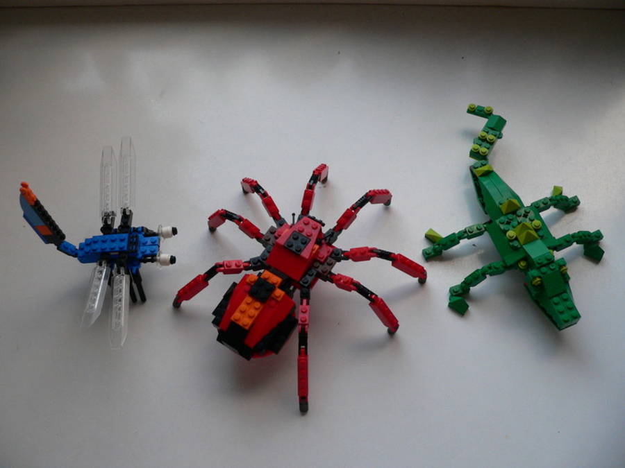 Designer Set 4101: óriás pók szitakötővel és krokodillal kiegészítve