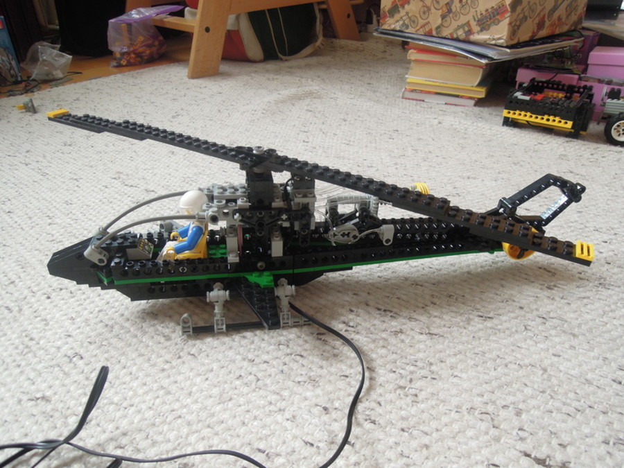 Technic 8456: helikopter (fiber optic, motorizált)