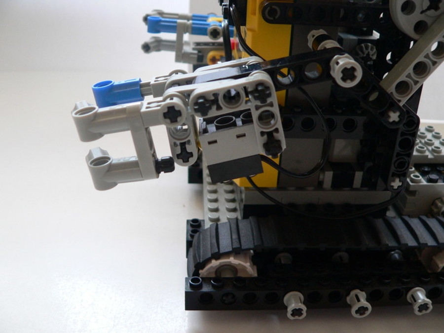 Egyedi Mindstorms RCX 2.0 robot
