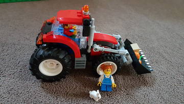A piros traktor kalandjai