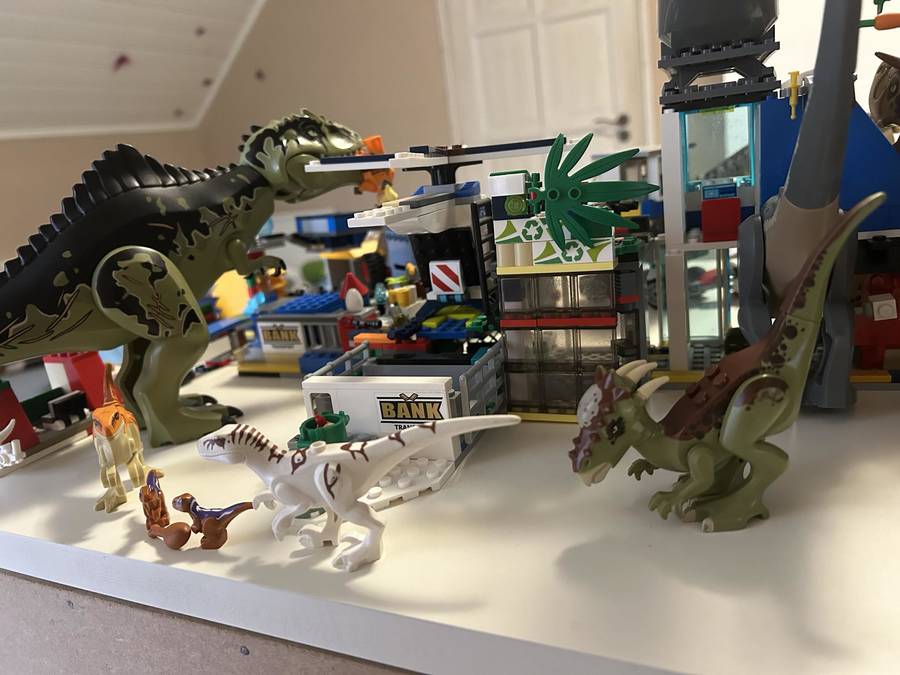 Jurassic World központ dinók támadása