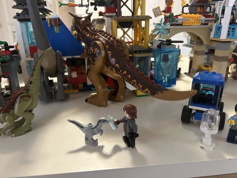 Jurassic World központ dinók támadása