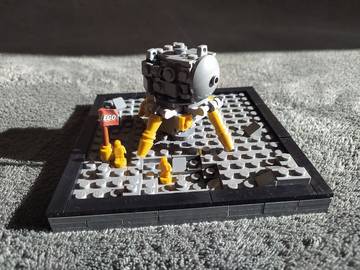 Microscale Apollo 11 holdkomp