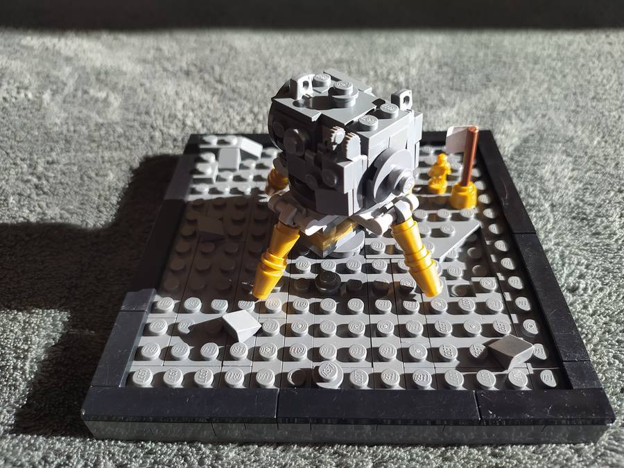 Microscale Apollo 11 holdkomp