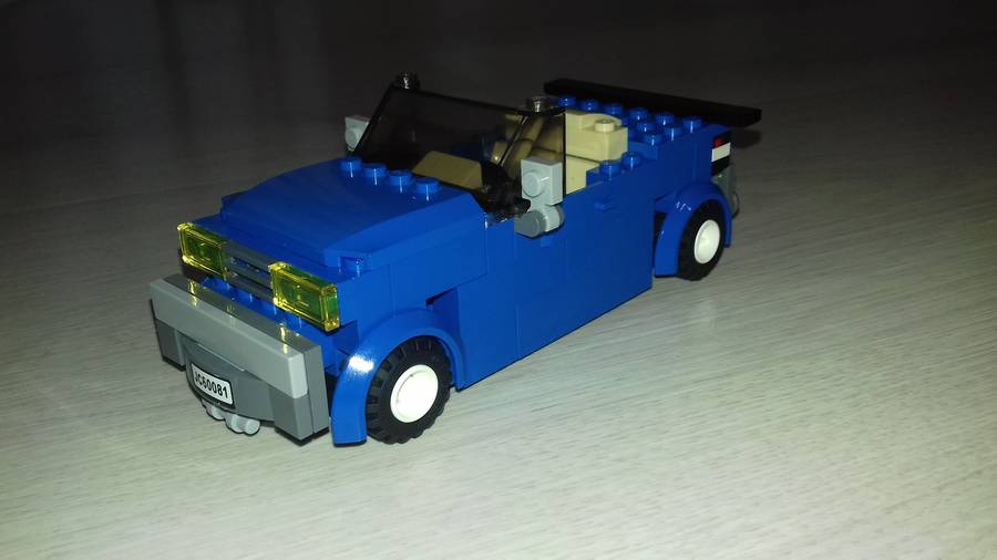 Kék cabrio sportautó