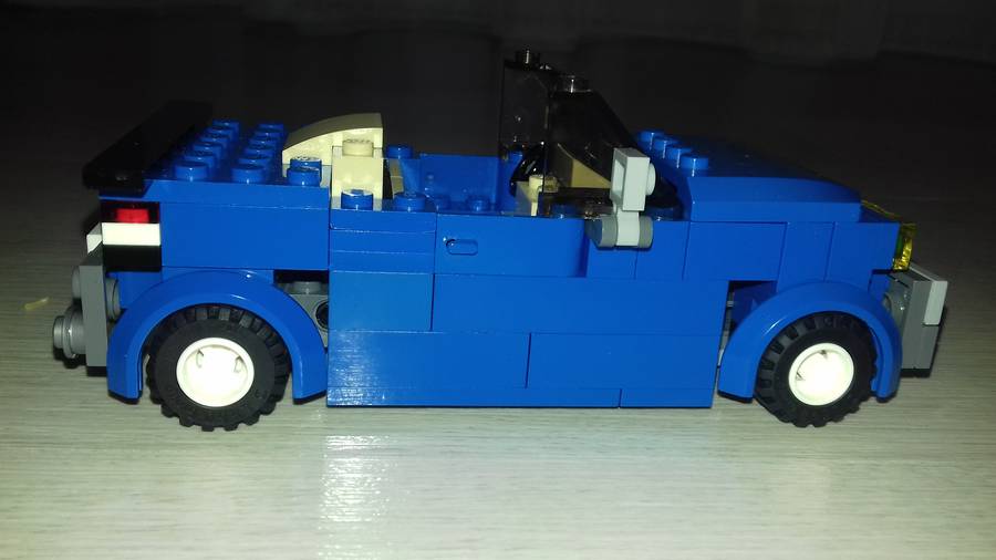Kék cabrio sportautó