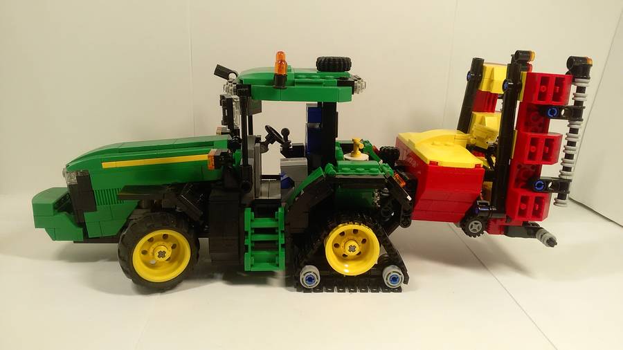 John Deere traktor vetőgéppel